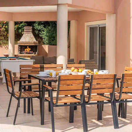 Villa Estiasi By Spathíon