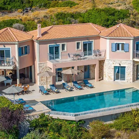 Estiasi By * Spathíon