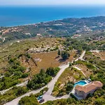 Villa Estiasi By
